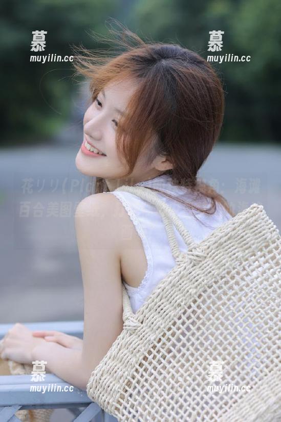 花リリ(Plant Lily)的独特视角：海滩百合美图壁纸，打造你心中最梦幻的海滨画卷！